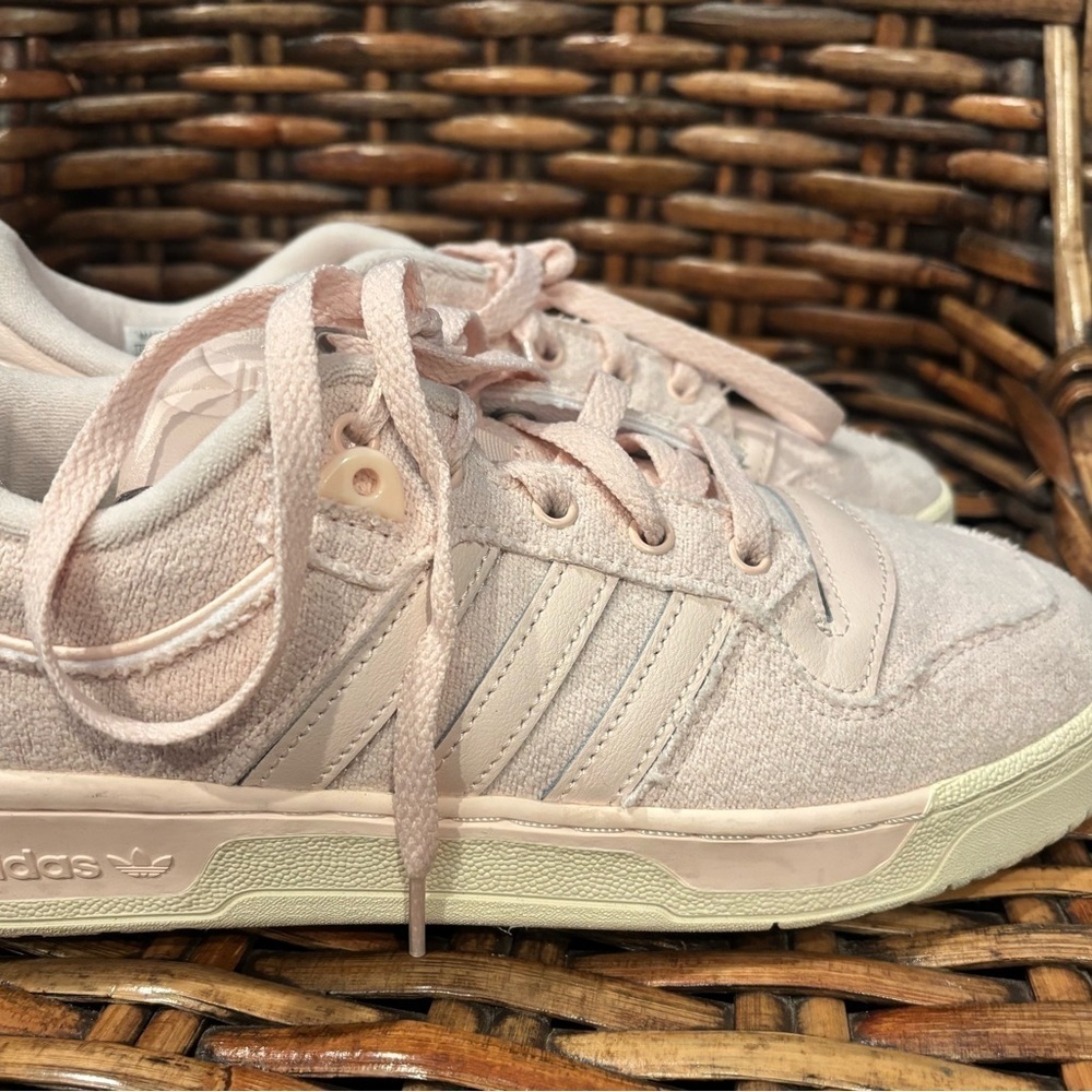 Adidas Rivalry Low Putty Light Pink in size 8.5 Great condition - Picture 3 of 10